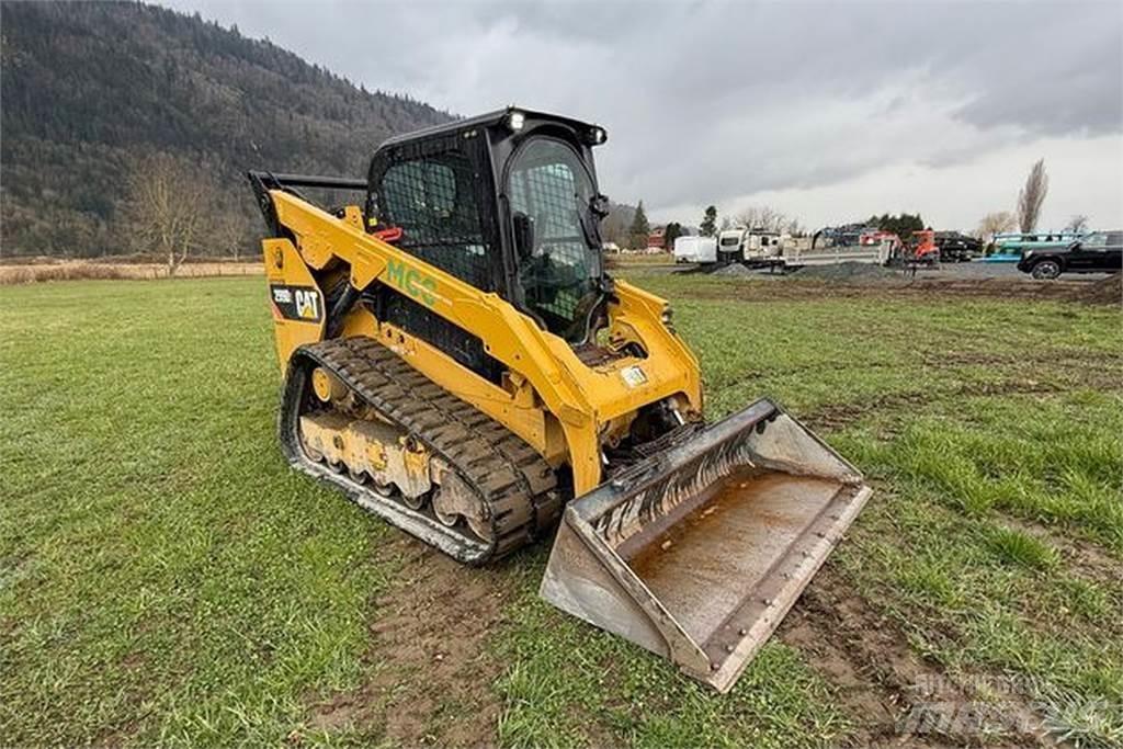 CAT 299D2 Krautuvai su šoniniu pasukimu