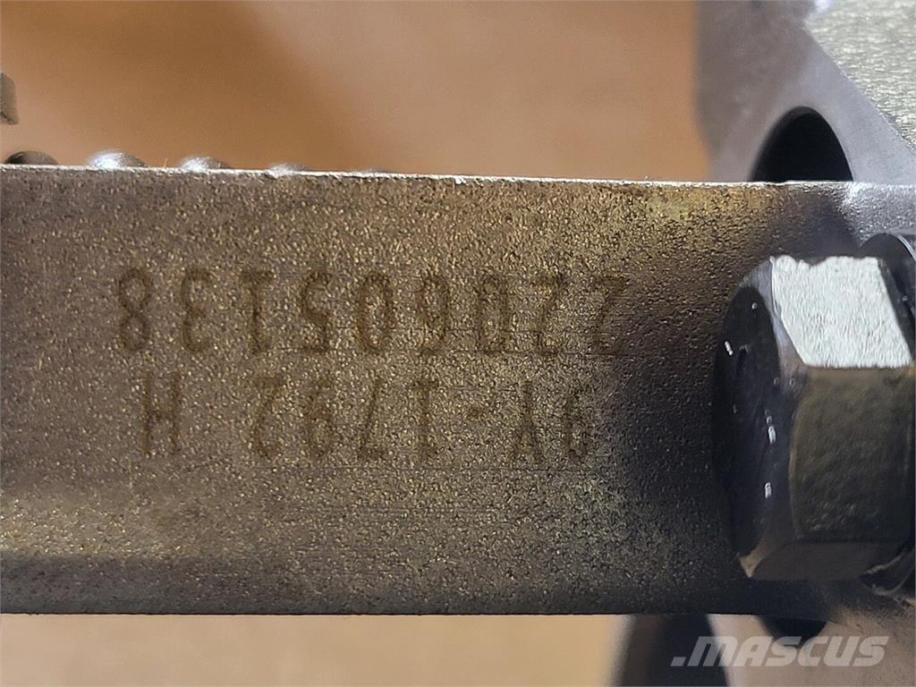 CAT 520-2925 Vandens siurbliai