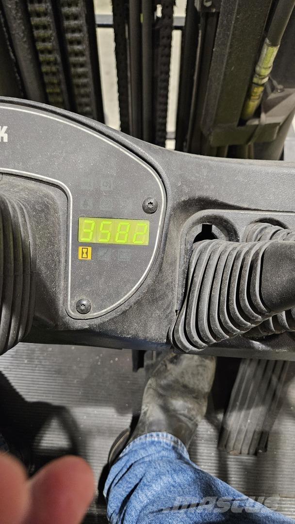 Clark TMX25 Statyba - Kita