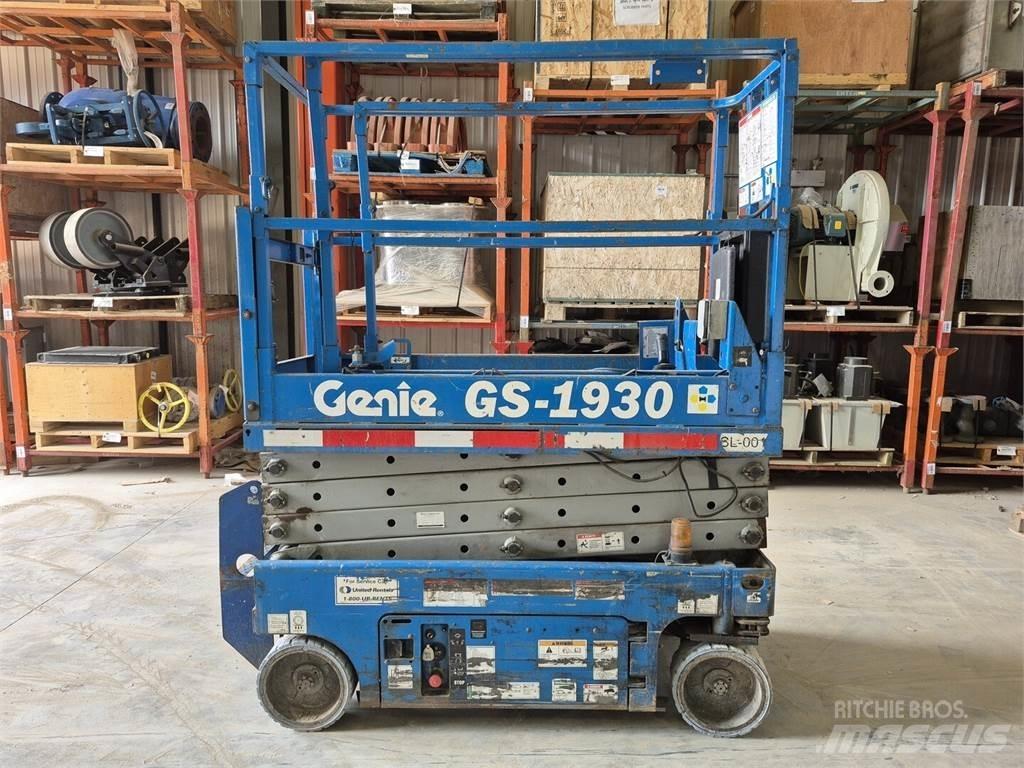 Genie GS-1930 Žirkliniai keltuvai