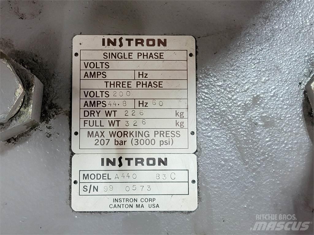  INSTRON A440 83C Vandens siurbliai