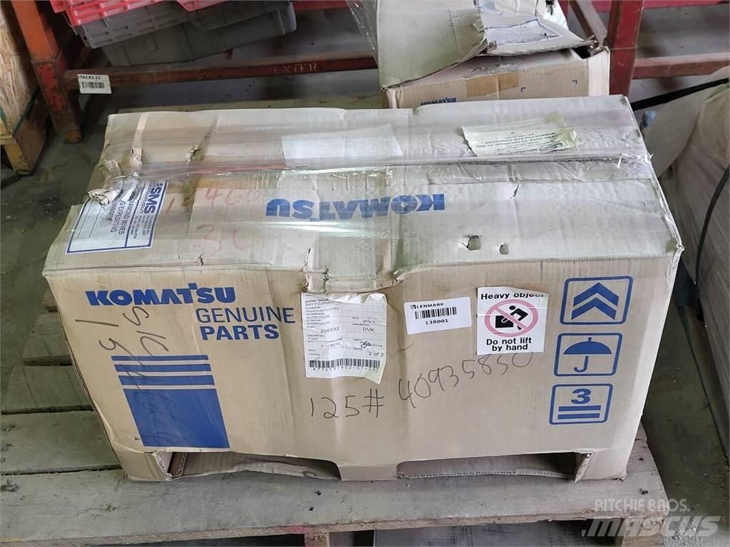 Komatsu 705-52-42090 Vandens siurbliai