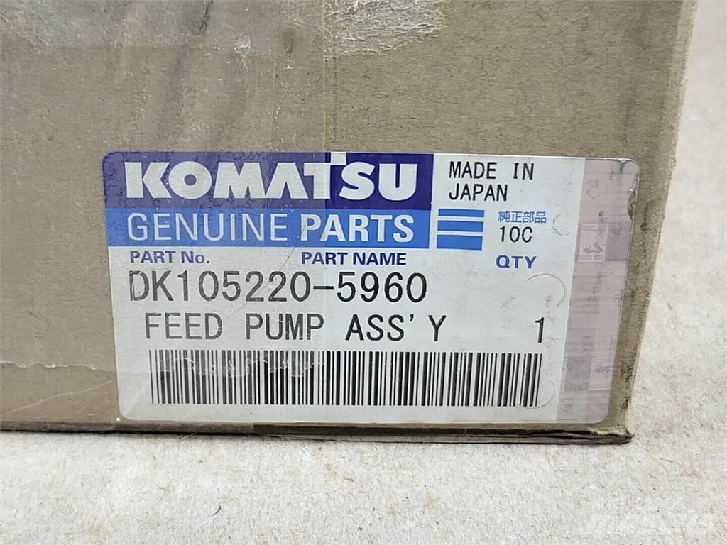 Komatsu DK105220-5960 Vandens siurbliai