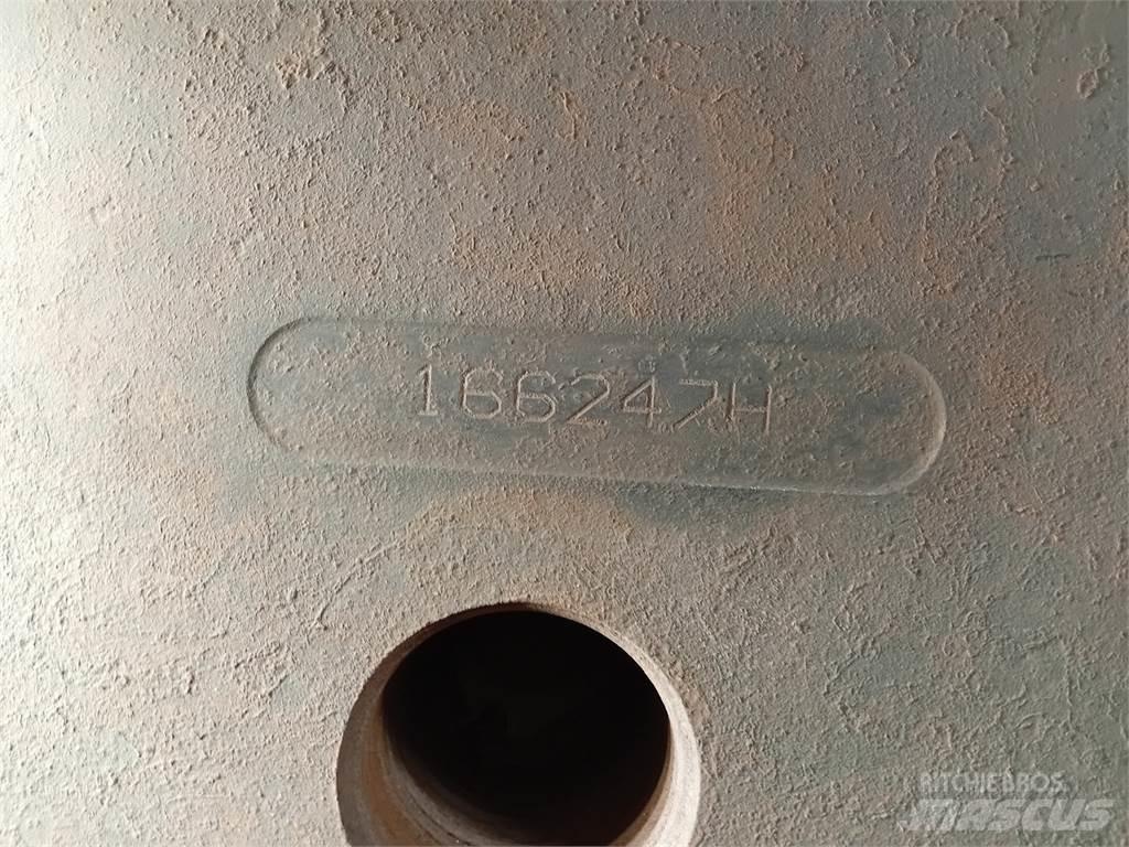 Komatsu PZKV166247 Kiti naudoti statybos komponentai