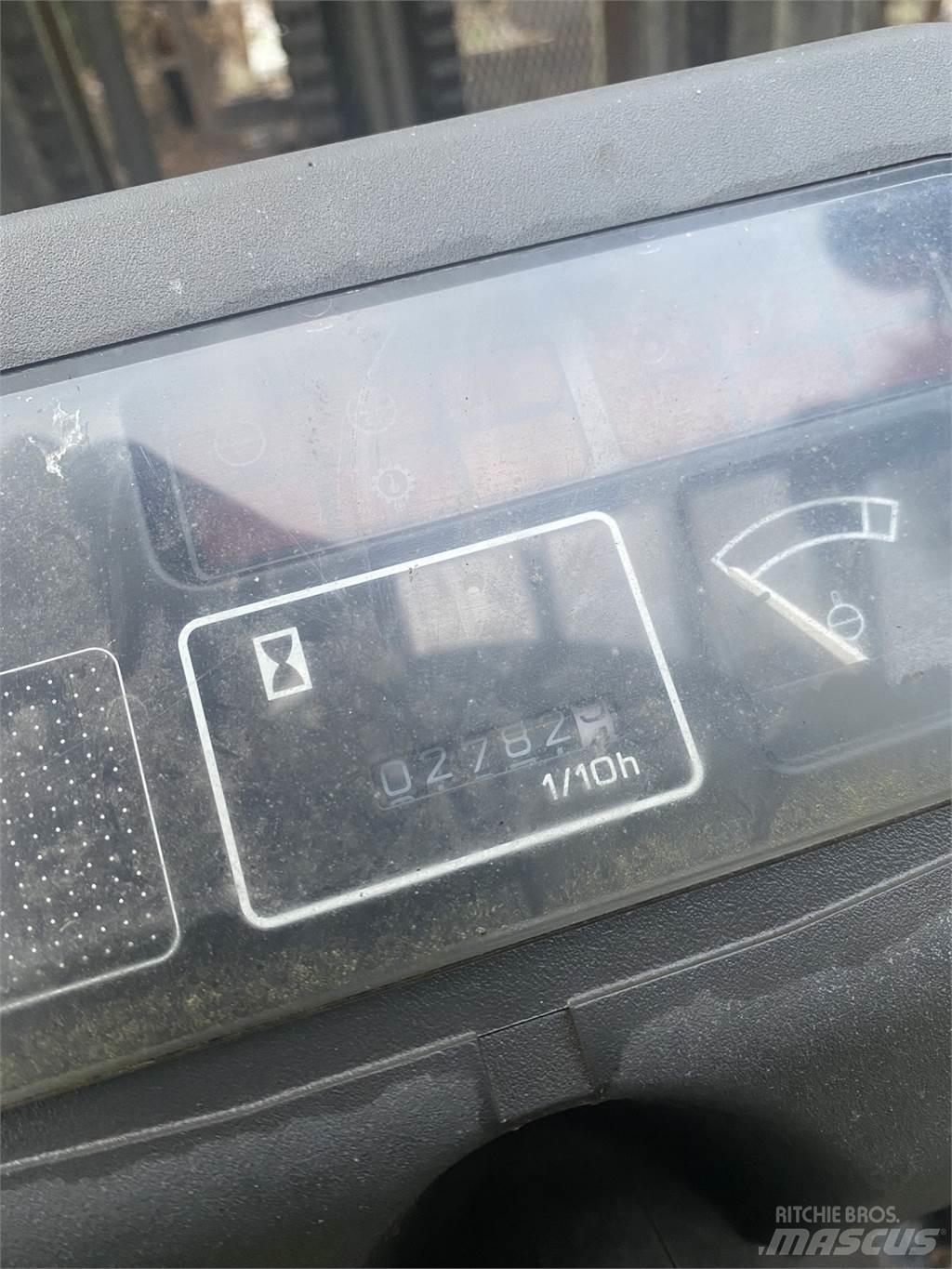Nissan PJO2A25V Statyba - Kita