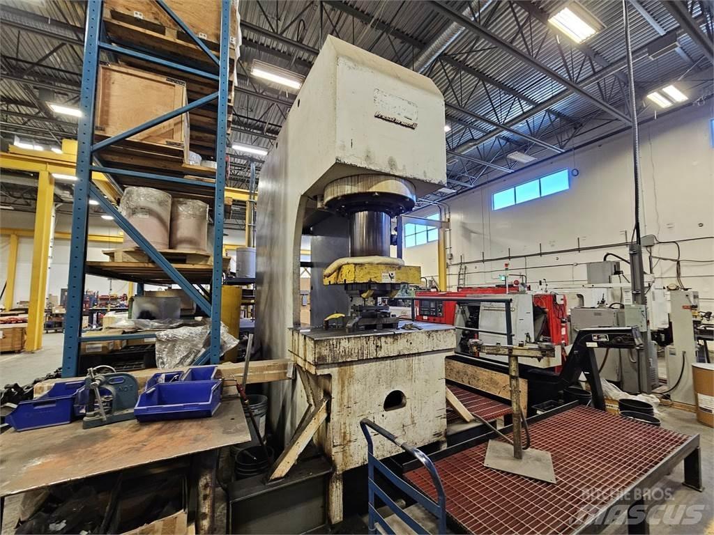 Pacific 300 PF II Kiti naudoti statybos komponentai