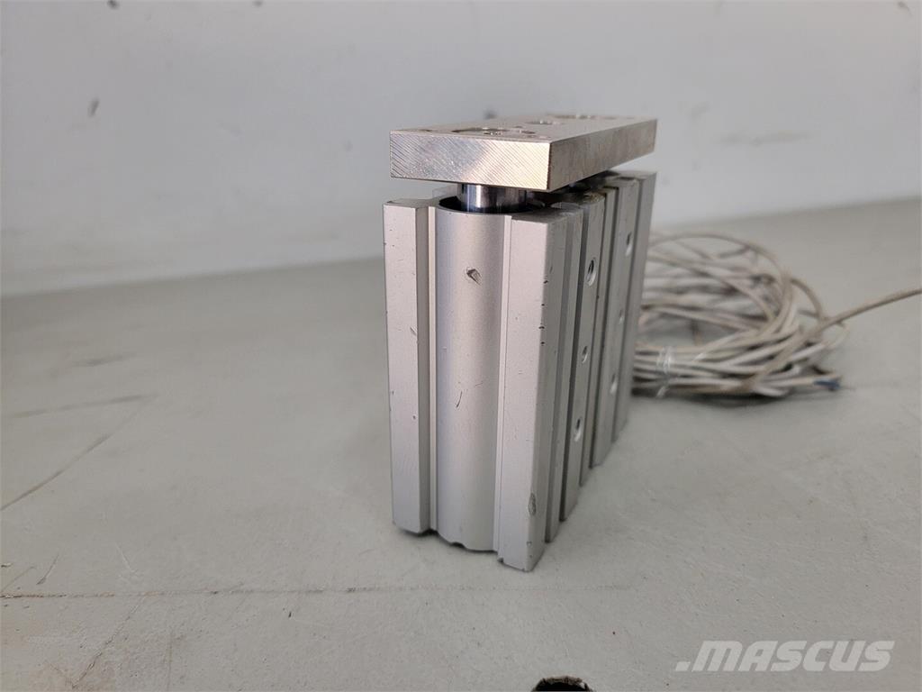 SMC MGPM25-50-Z73L Transportas - Kita