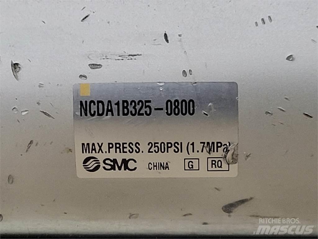 SMC NCDA1B325-0800 Transportas - Kita