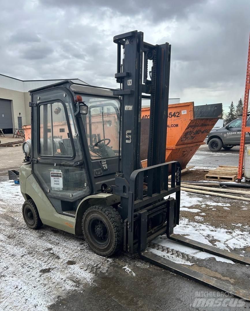 UN Forklift FL25T-JA Statyba - Kita