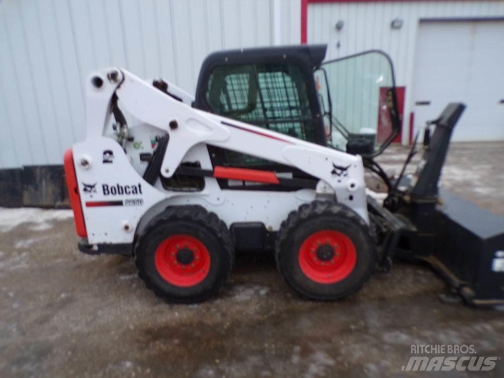 Bobcat S650 Krautuvai su šoniniu pasukimu