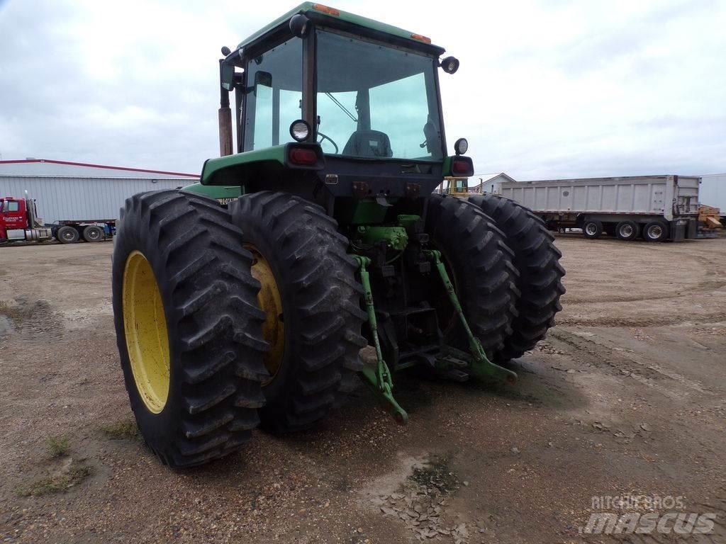 John Deere 4640 Statyba - Kita