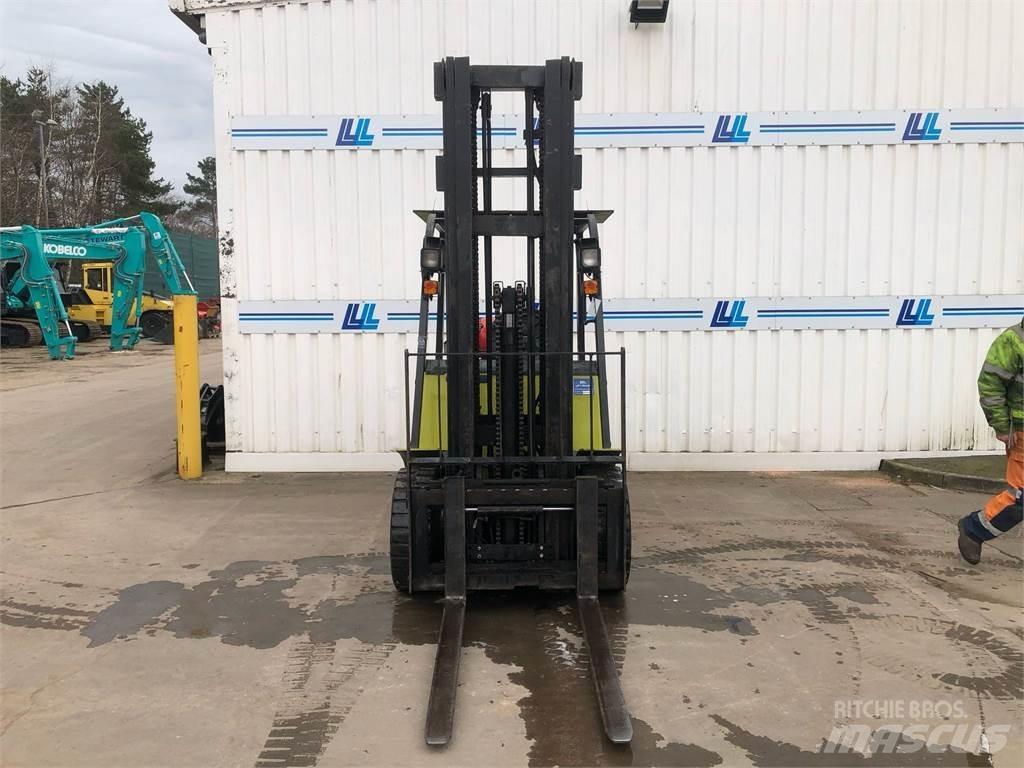 Clark CMP230L Statyba - Kita