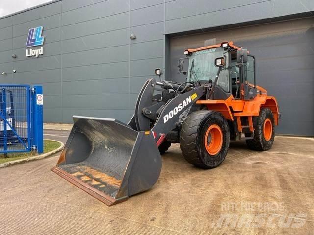Develon DL250-5 Naudoti ratiniai krautuvai