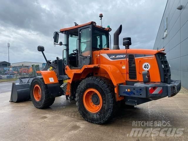 Develon DL250-5 Naudoti ratiniai krautuvai