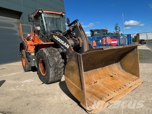 Develon DL300-5 Naudoti ratiniai krautuvai