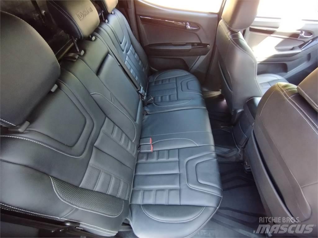 Isuzu Blade Pikapai / Bortiniai sunkvežimiai