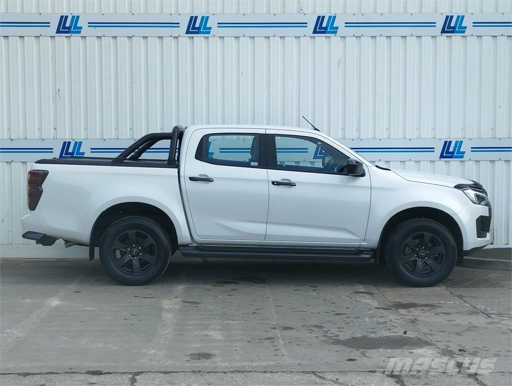 Isuzu V-Cross Pikapai / Bortiniai sunkvežimiai