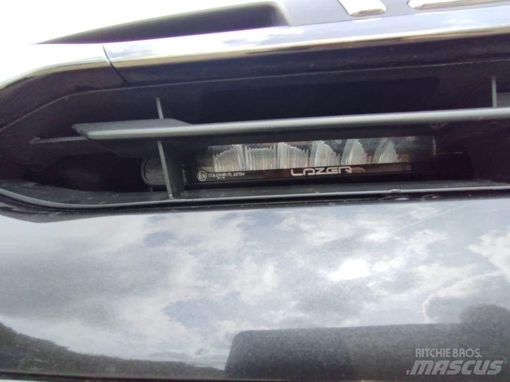 Isuzu V-Cross Pikapai / Bortiniai sunkvežimiai