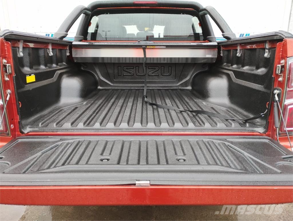 Isuzu V-Cross Pikapai / Bortiniai sunkvežimiai