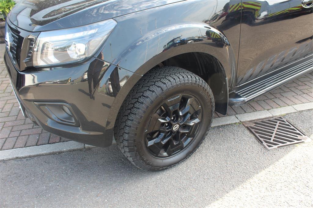 Nissan Navara Pikapai / Bortiniai sunkvežimiai