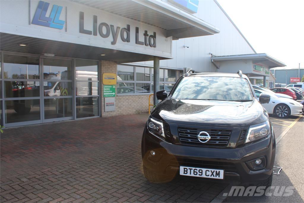 Nissan Navara Pikapai / Bortiniai sunkvežimiai