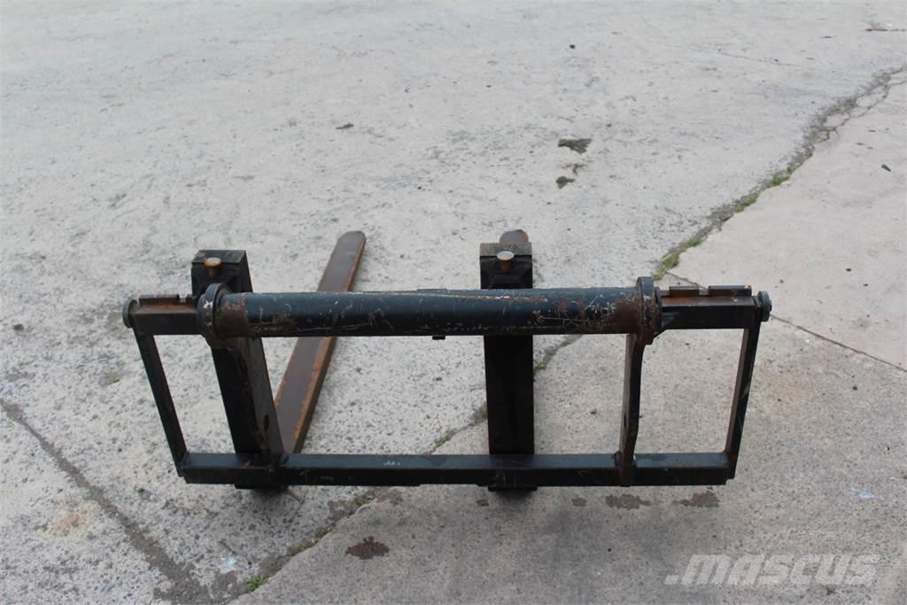  Pallet Forks & Frame Šakės