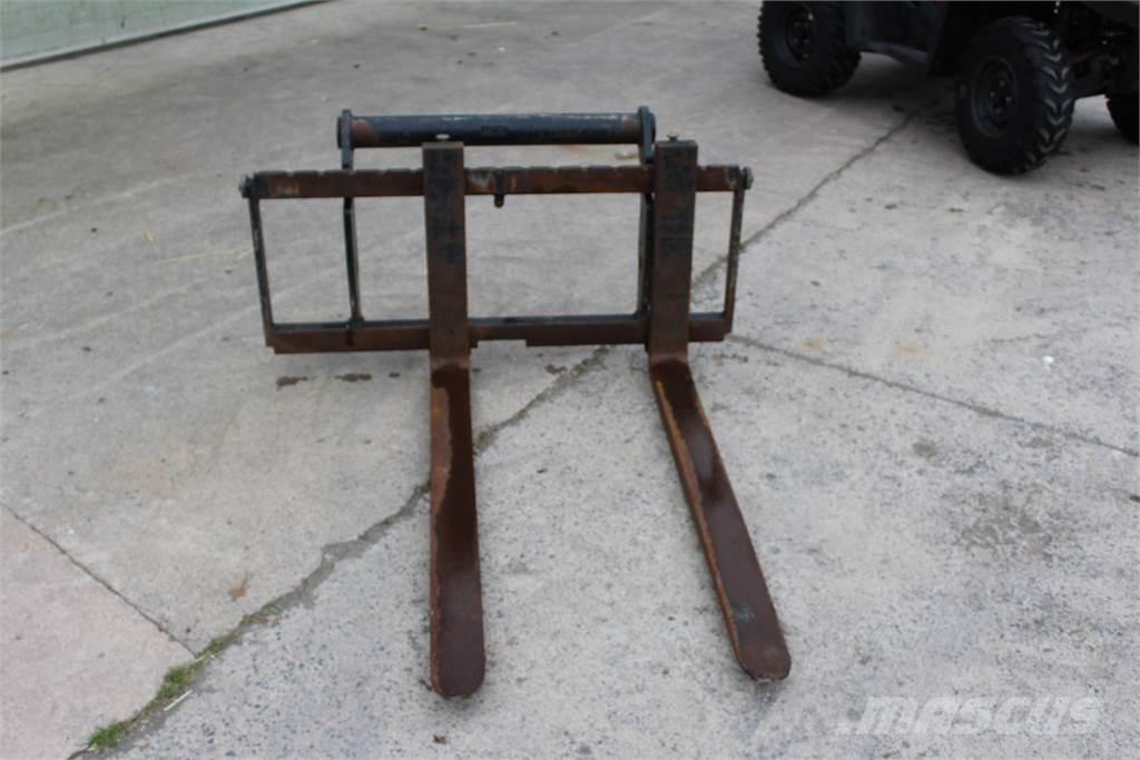  Pallet Forks & Frame Šakės