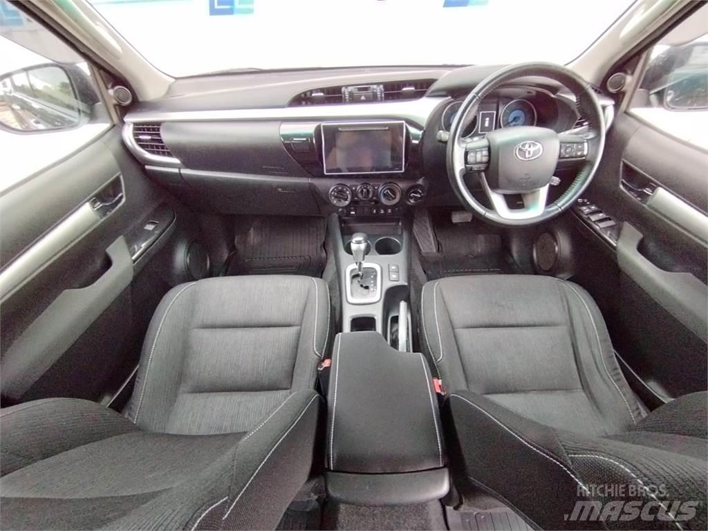 Toyota Hilux Statyba - Kita
