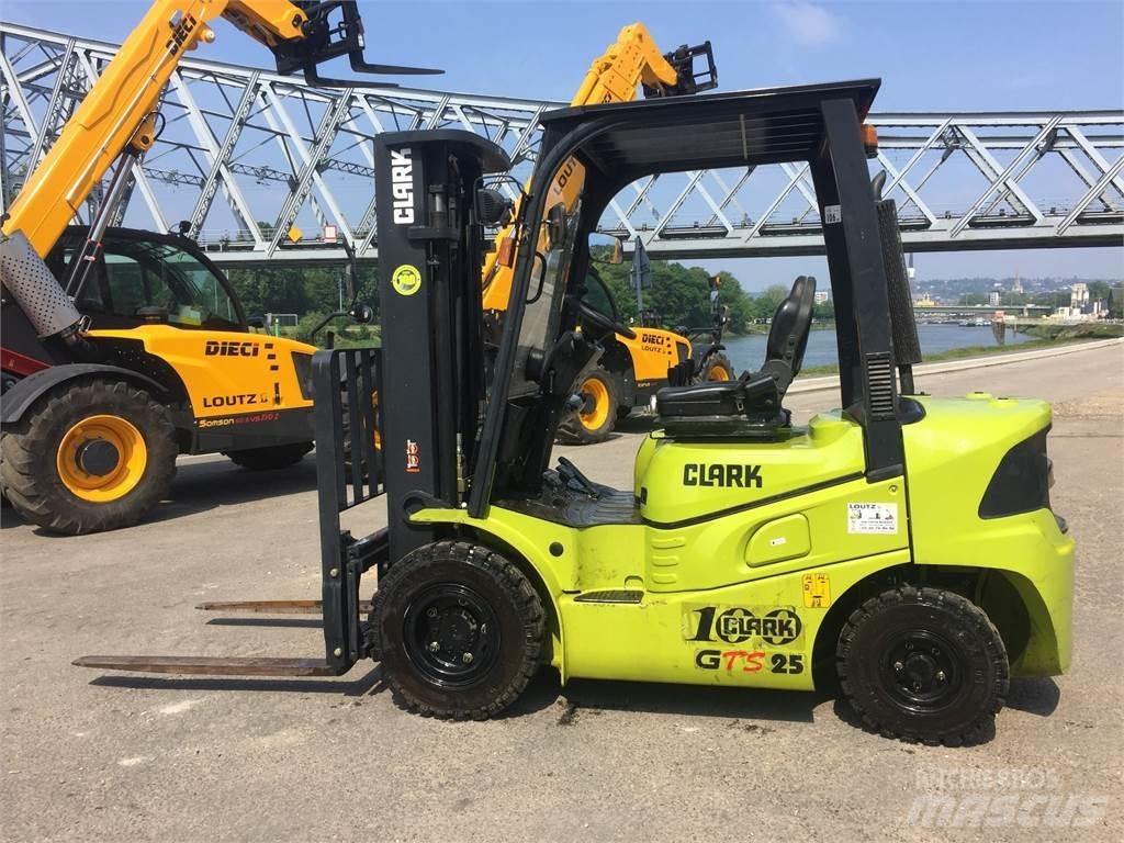 Clark GTS25D Šakiniai krautuvai - Kita