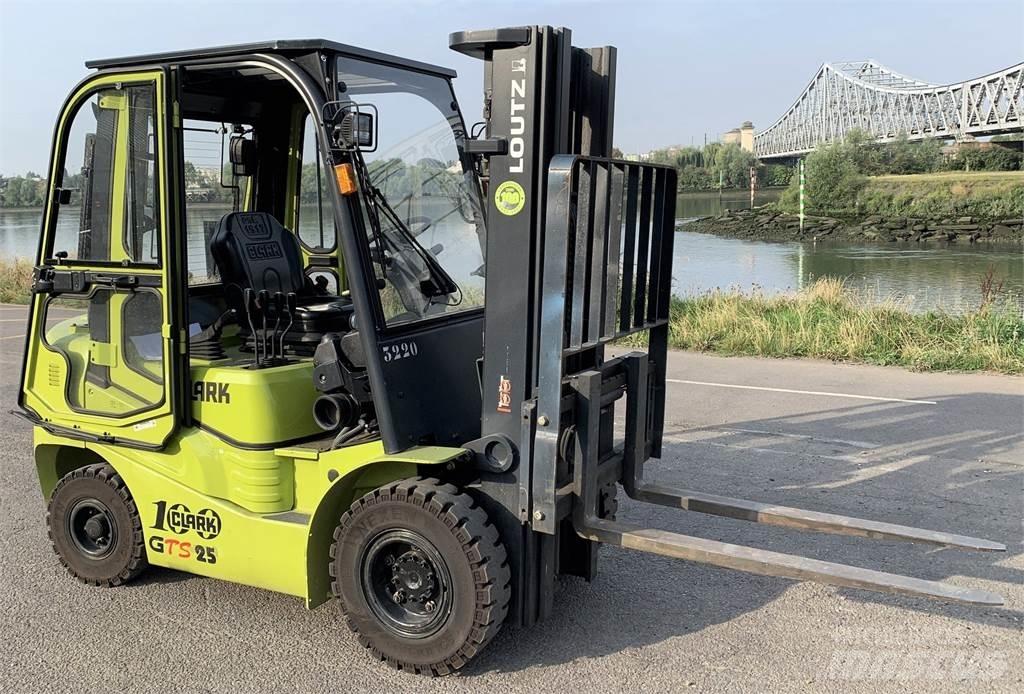Clark GTS25D Šakiniai krautuvai - Kita