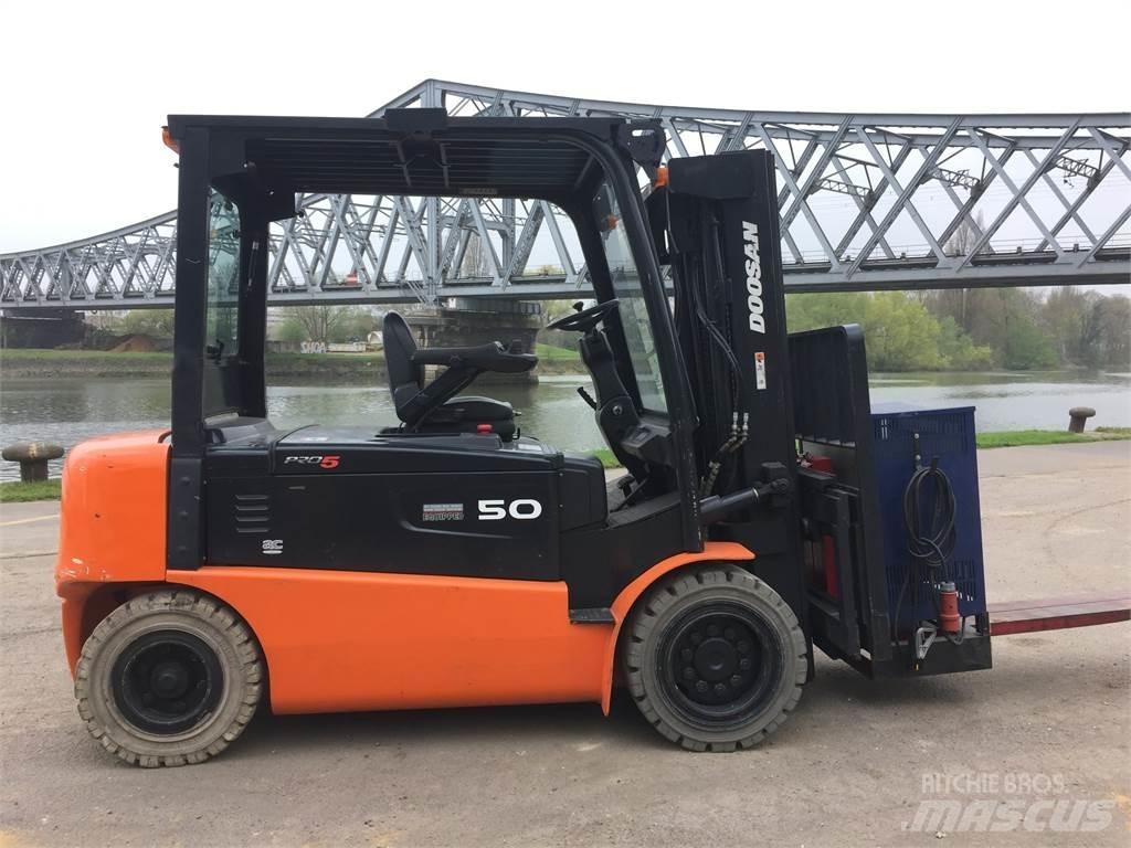 Doosan B50X Šakiniai krautuvai - Kita