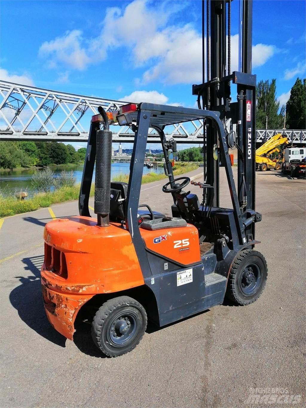 Doosan D25G Šakiniai krautuvai - Kita