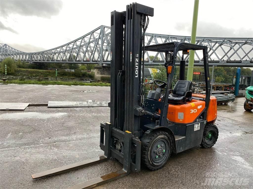 Doosan D30G Šakiniai krautuvai - Kita