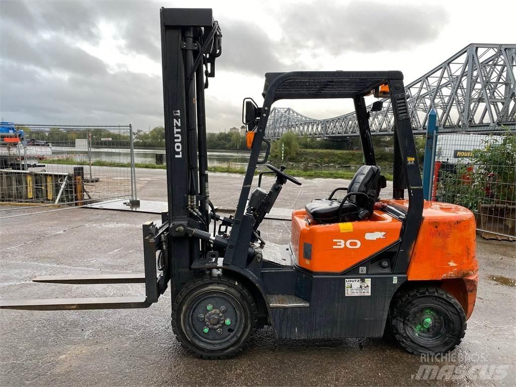 Doosan D30G Šakiniai krautuvai - Kita