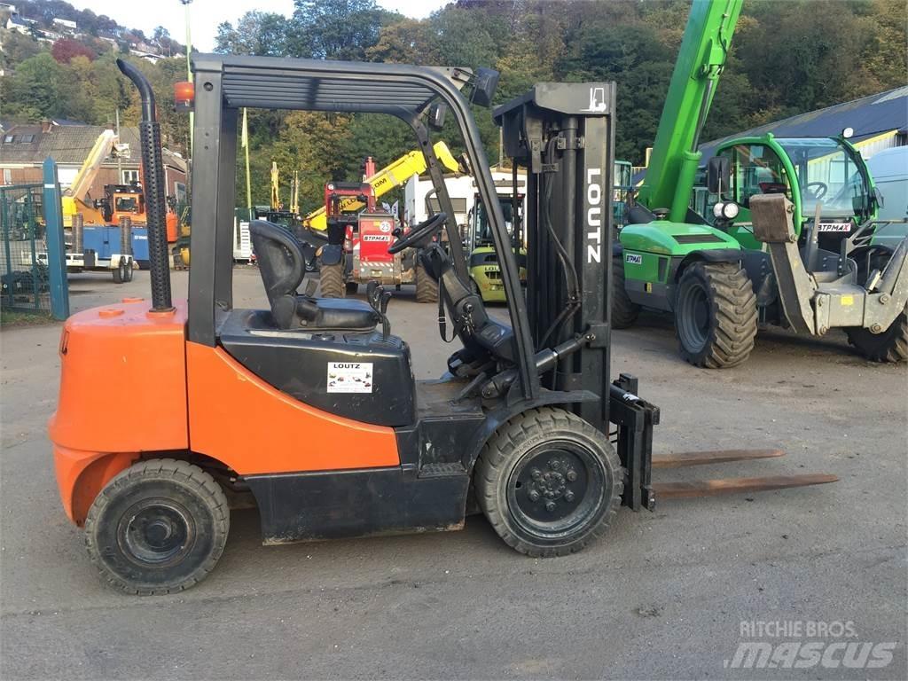 Doosan D30S Šakiniai krautuvai - Kita