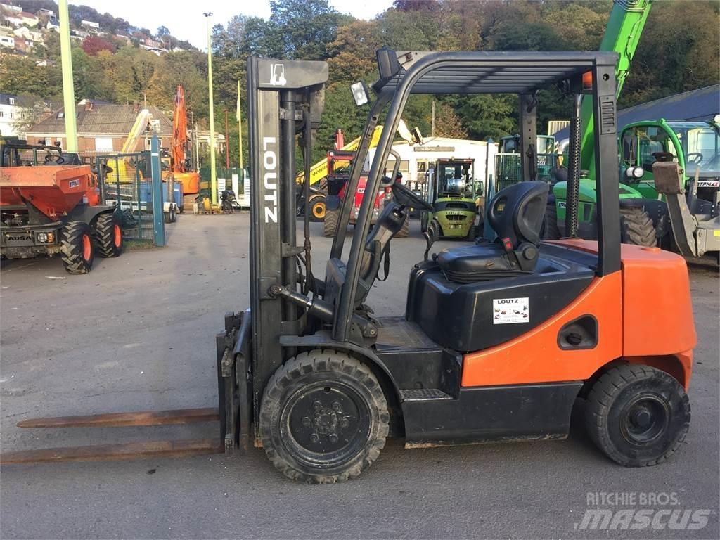 Doosan D30S Šakiniai krautuvai - Kita