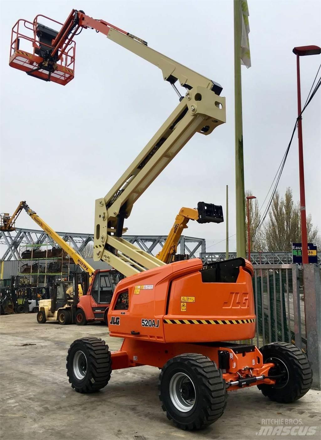 JLG 520AJ Kiti keltuvai ir platformos