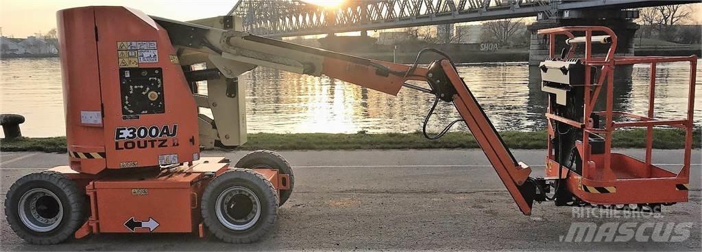 JLG E300AJ Kiti keltuvai ir platformos