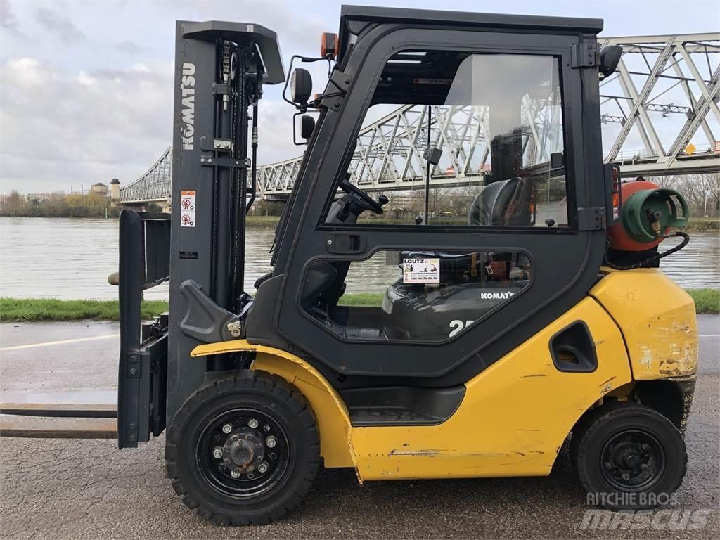 Komatsu FG25 Šakiniai krautuvai - Kita
