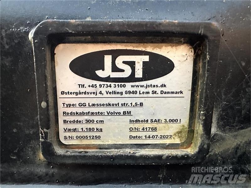 CASE 721G Naudoti ratiniai krautuvai