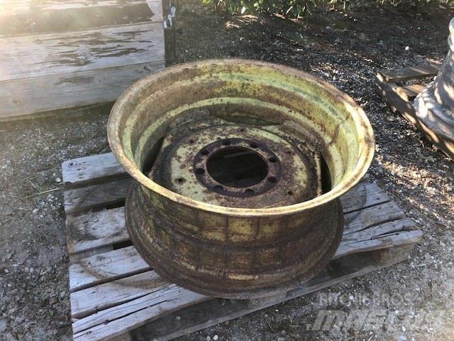 GKN 15X30 Padangos, ratai ir ratlankiai