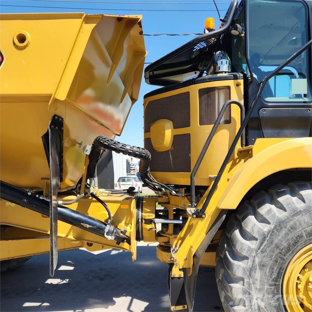 CAT 730C Karjeriniai savivarčiai