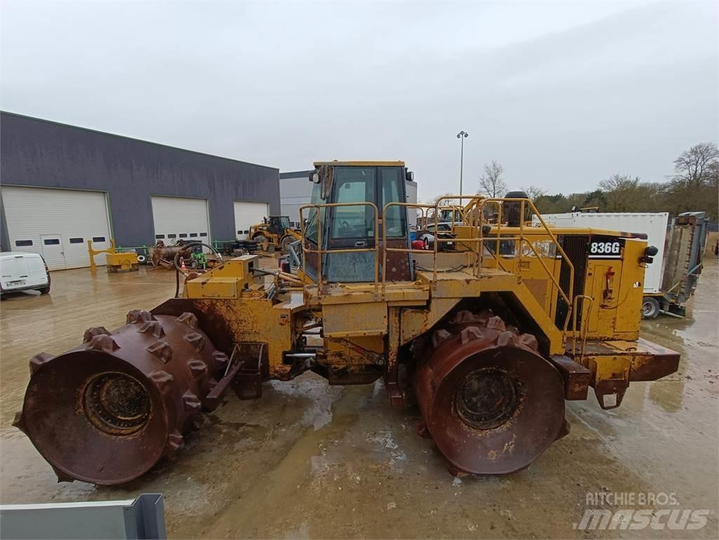 CAT 836G Statyba - Kita