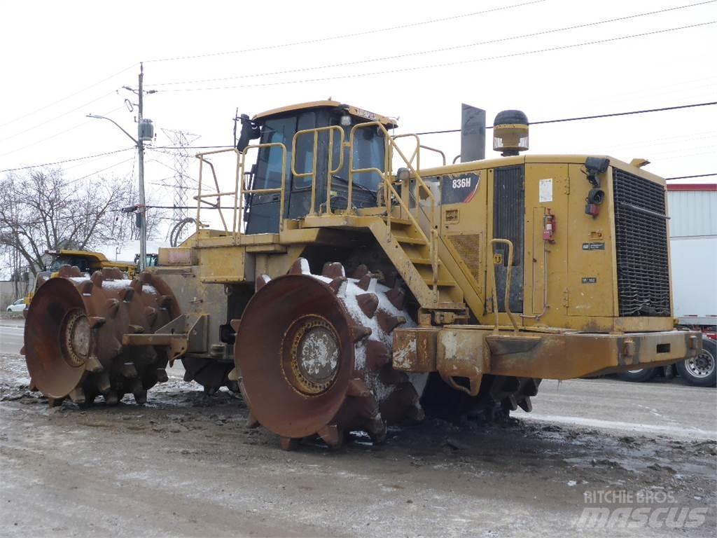 CAT 836H Statyba - Kita