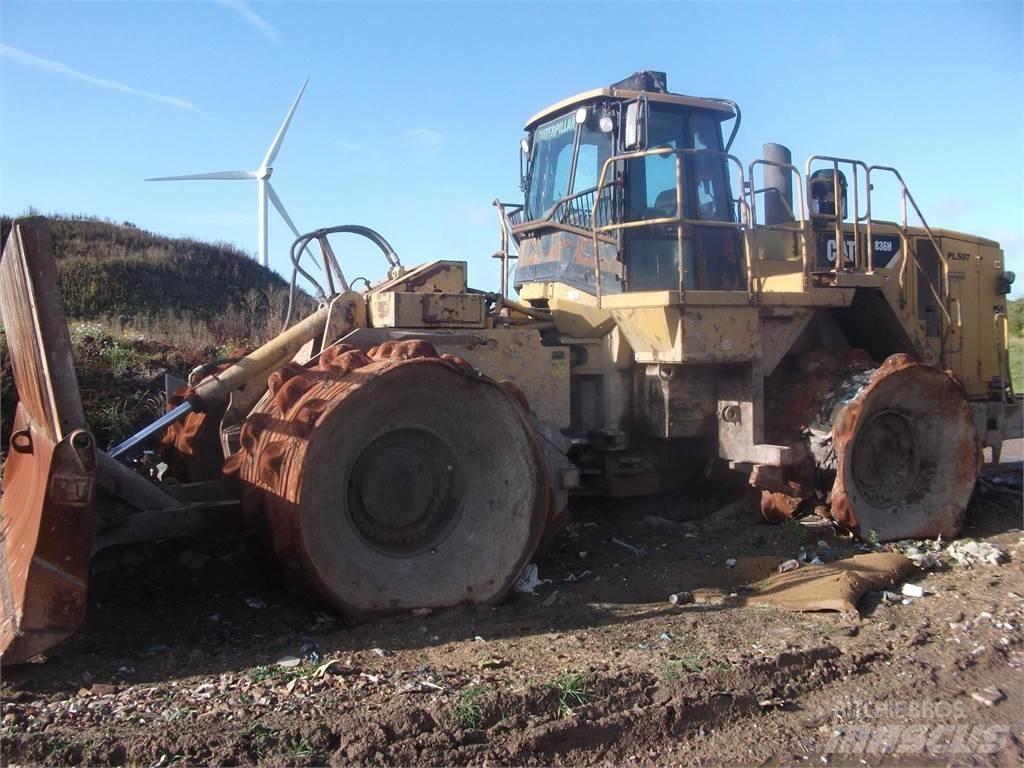 CAT 836H Statyba - Kita