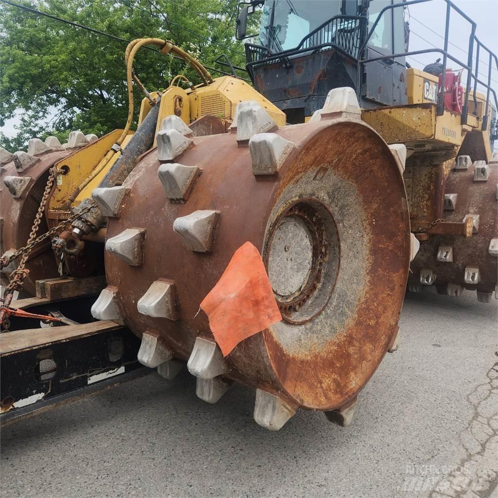 CAT 836K Statyba - Kita