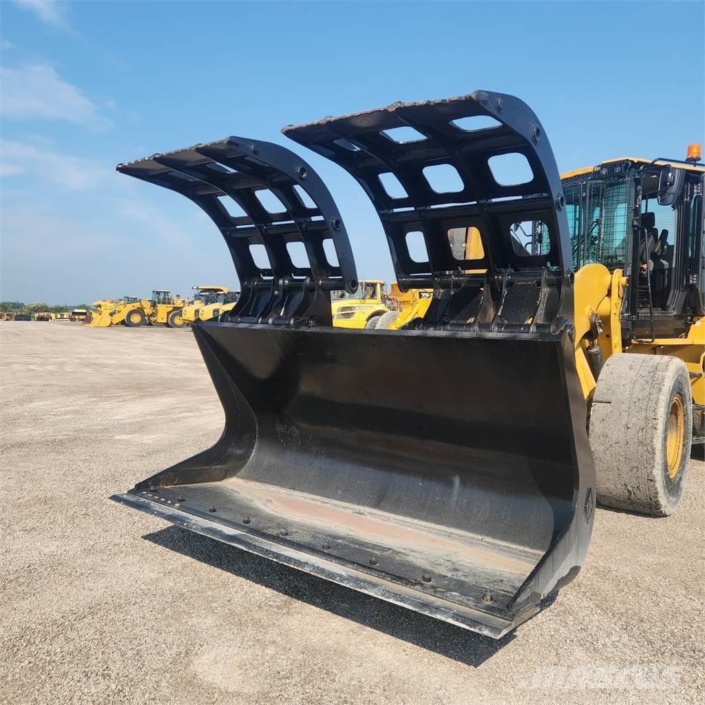 CAT 938M Naudoti ratiniai krautuvai