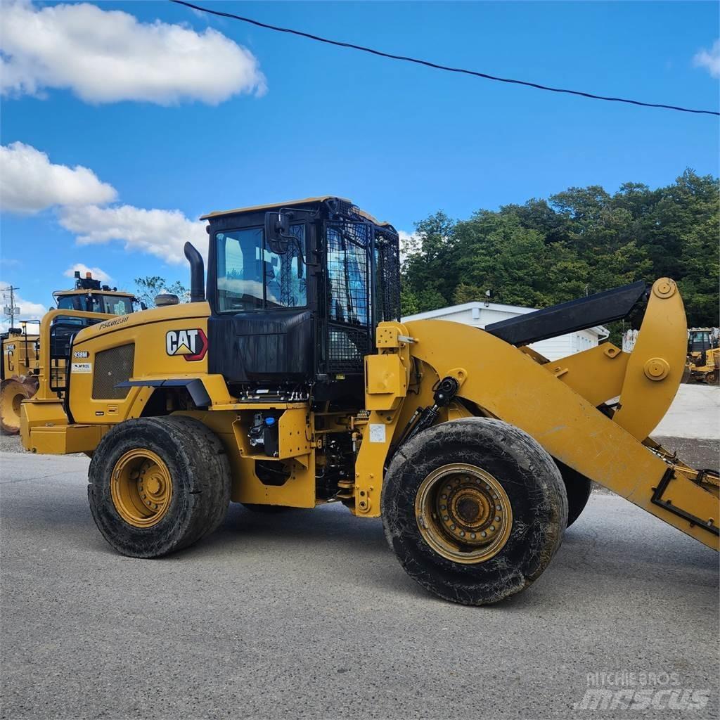 CAT 938M Naudoti ratiniai krautuvai