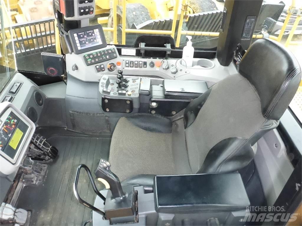 CAT 988K Naudoti ratiniai krautuvai