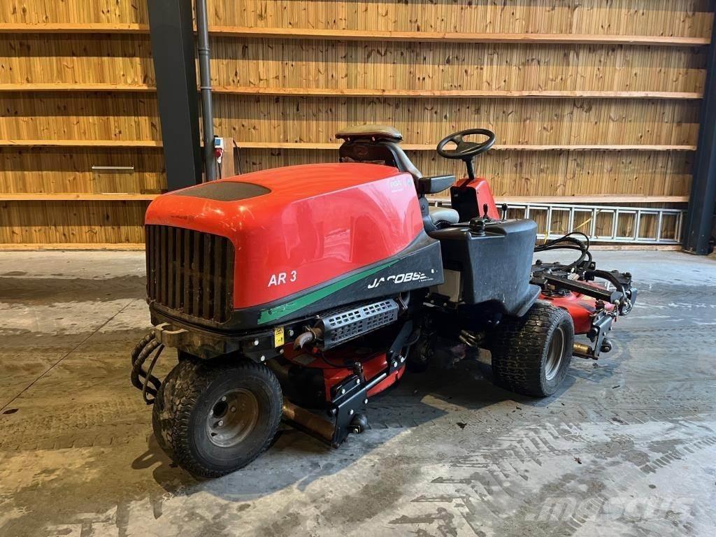 Jacobsen AR-3 Sodo traktoriukai-vejapjovės